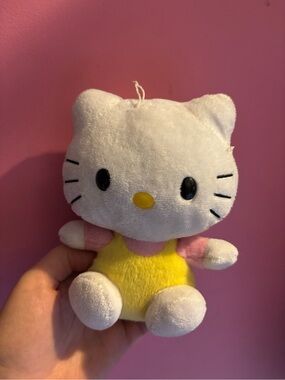 2010 hello kitty plush